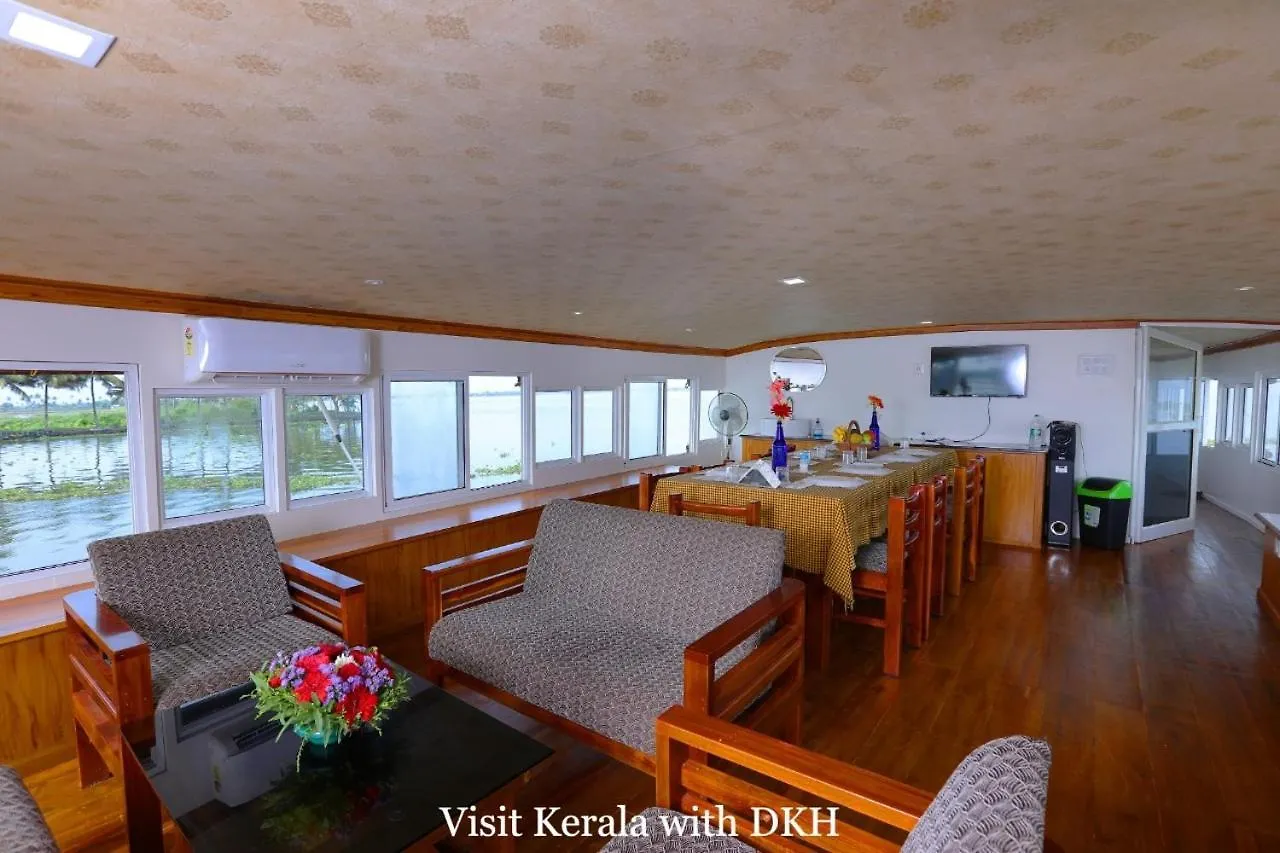 Soma House Boat Hotel Alappuzha India