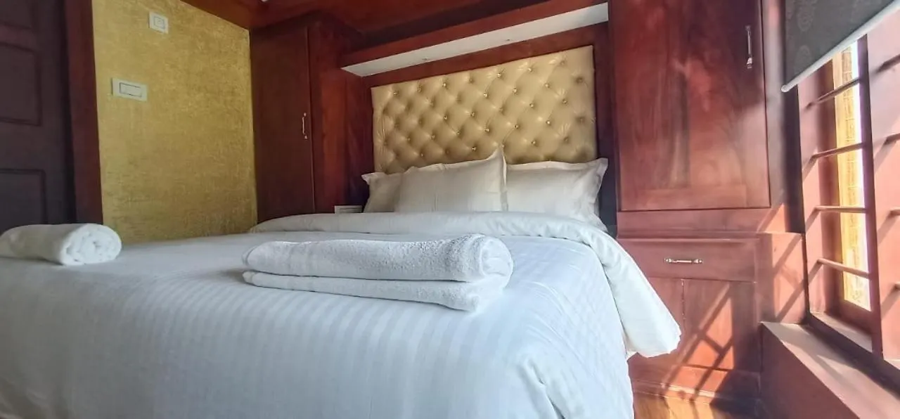 Soma House Boat Hotel Alappuzha Botel